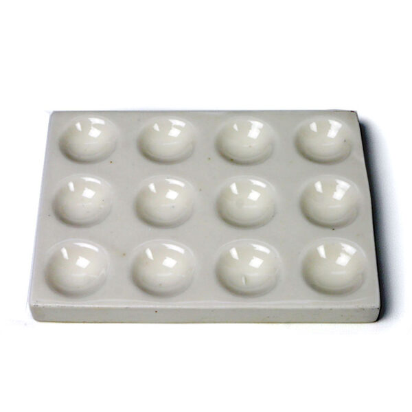 12-well porcelain laboratory plate for reagent testing